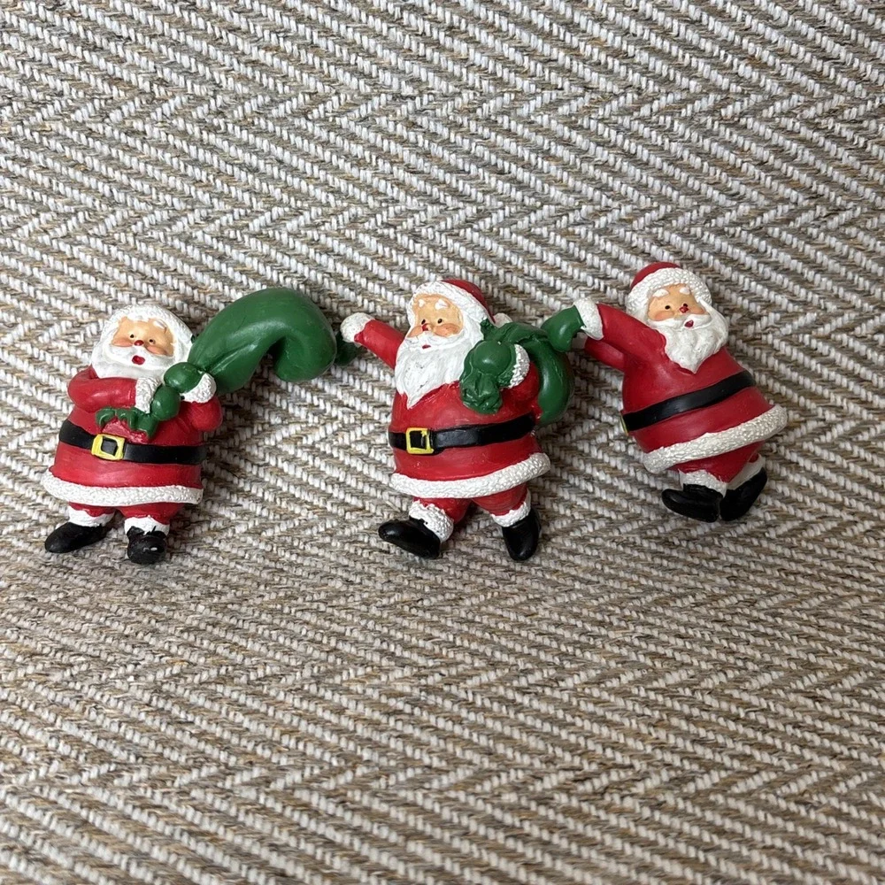 Pot Or Lamp Percher Santas Set of 3 Resin 2.25'